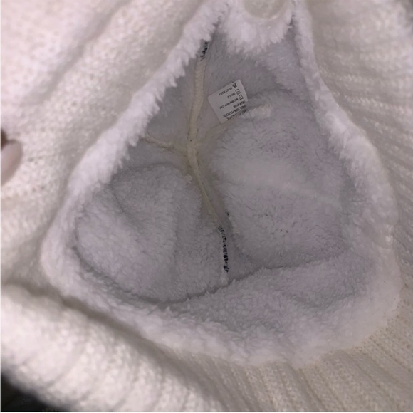 Beanie - Picture 4 of 6